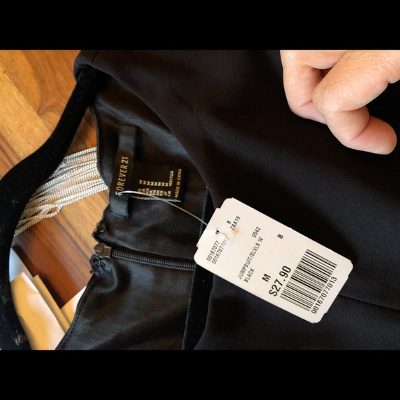 Black Forever 21 jumpsuit/new with tags - Picture 5 of 6